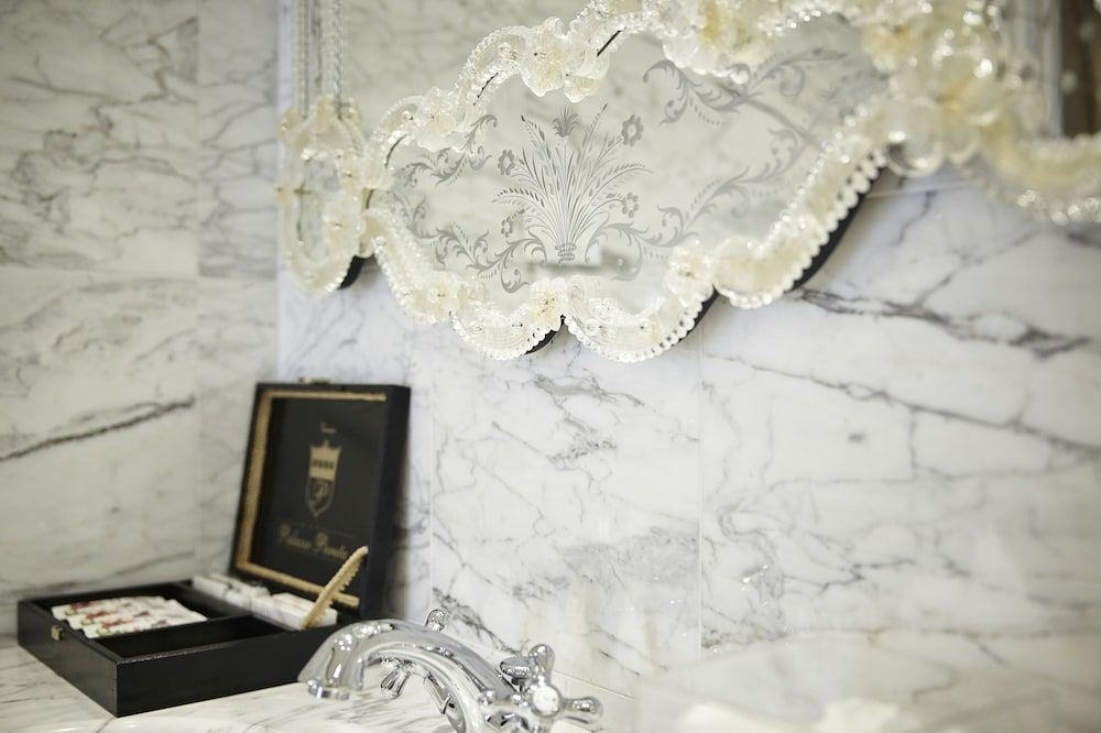 Palazzo Paruta & Wellness Apartments Superior Double or Twin Room 12