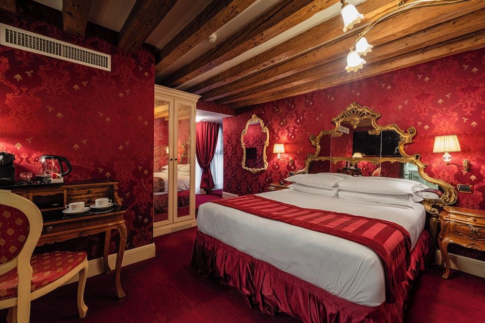 Palazzo Paruta & Wellness Apartments Superior Double or Twin Room 7