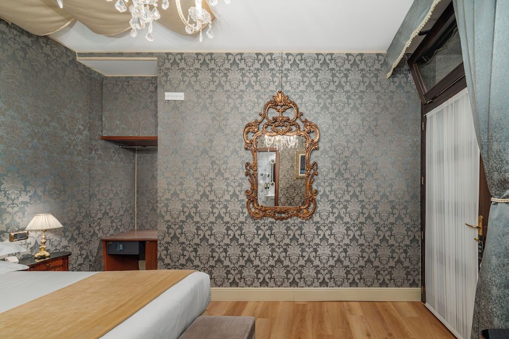 Palazzo Paruta & Wellness Apartments Superior Double or Twin Room 11