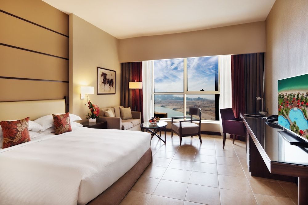 Khalidiya Palace Rayhaan by Rotana Room, 1 King Bed (Guest)