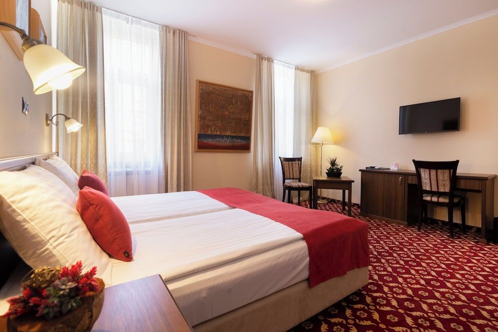 Hotel Continental Standard Double or Twin Room 2