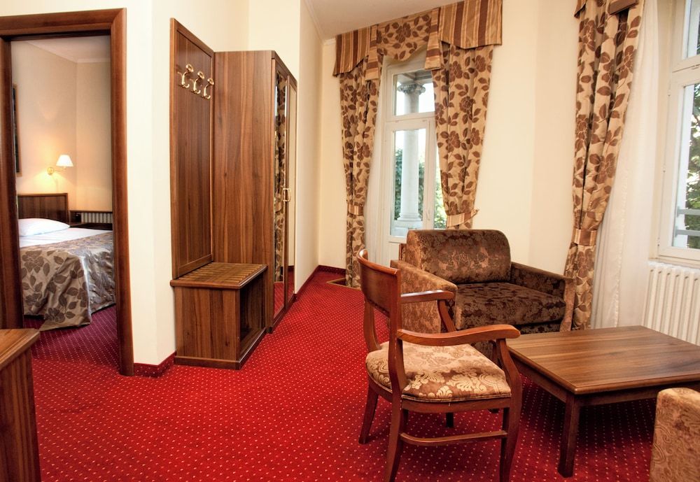 Hotel Continental Standard Suite 4