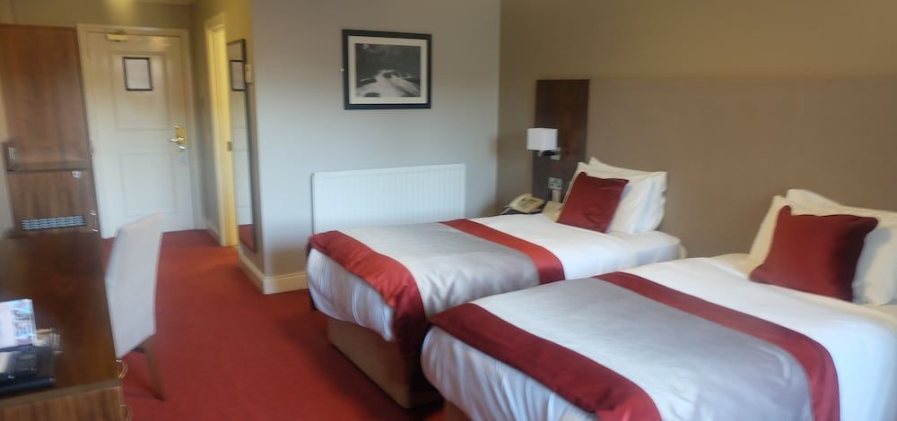 Canal Court Hotel Deluxe Twin Room 2