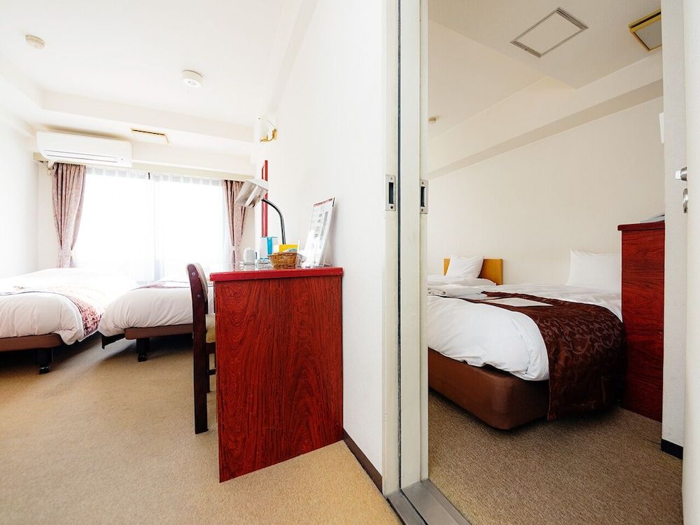 Economy Quadruple Room, Smoking