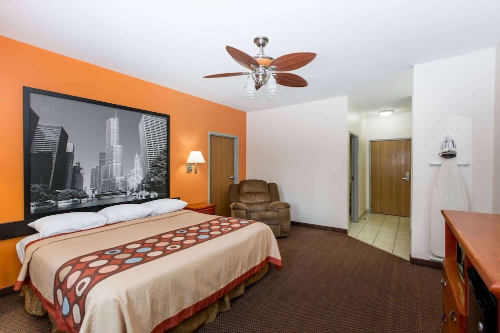 Suite, 1 King Bed, Refrigerator