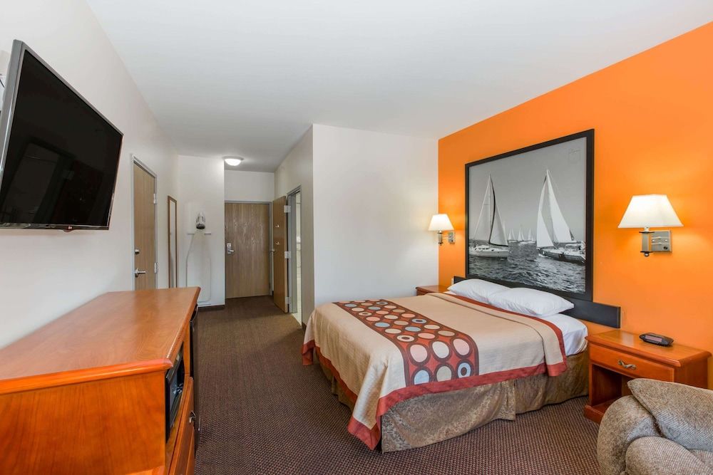 Suite, 1 King Bed, Refrigerator