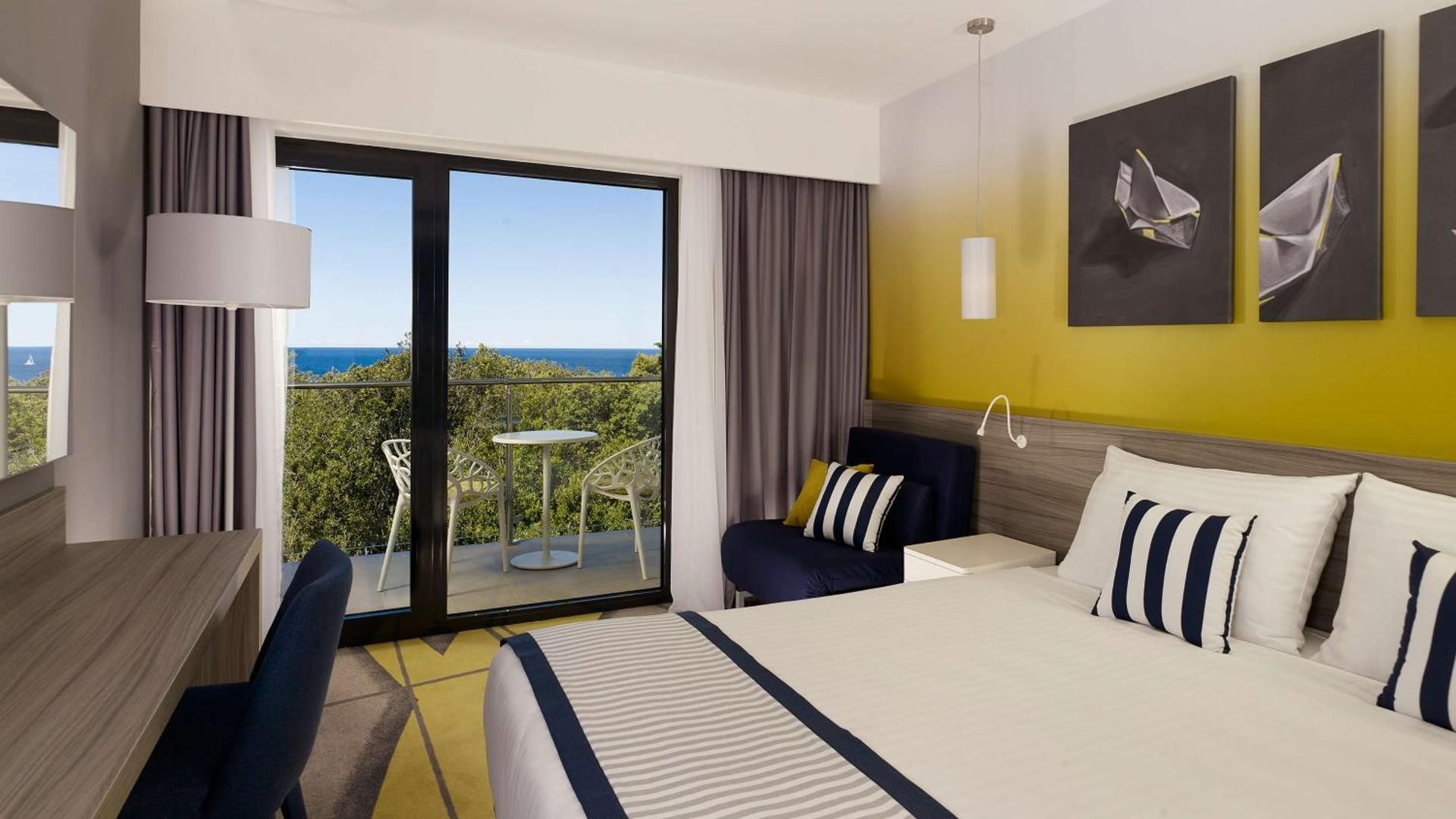 Superior room with balcony - double
