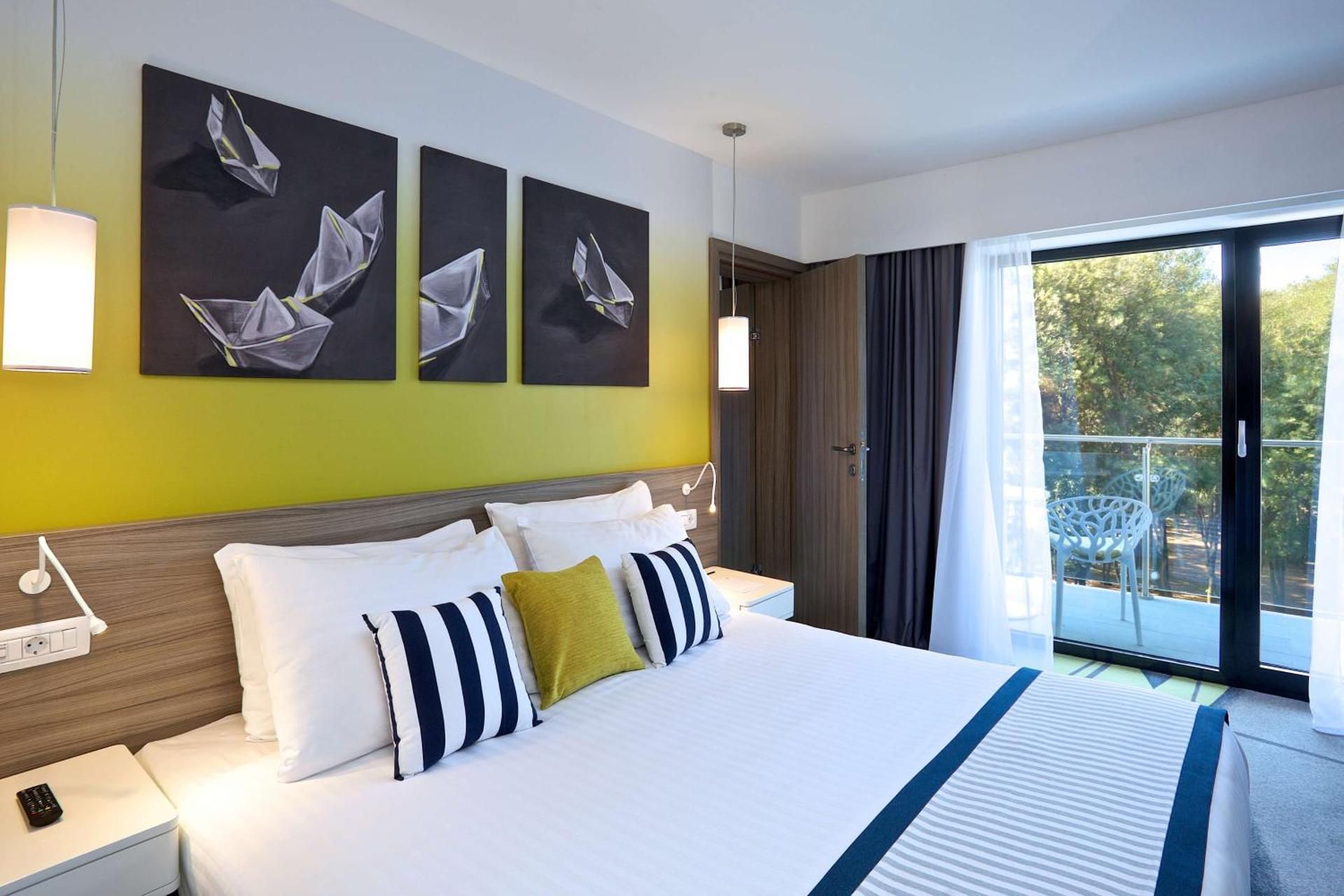 One Bedroom Suite with Balcony