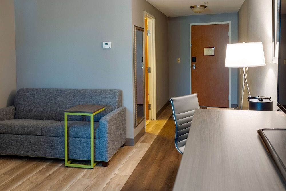 Suite, 1 King Bed, Non Smoking