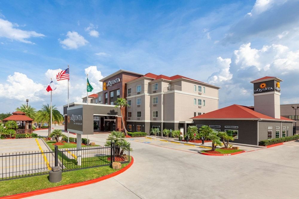 undefined La Quinta Inn & Suites by Wyndham Houston Channelview 4