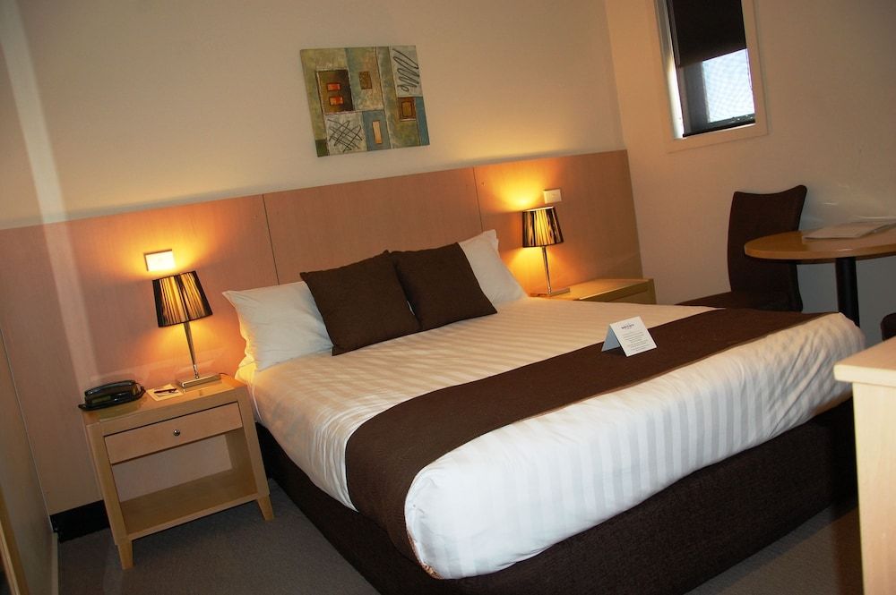 Standard Room, 1 Queen Bed