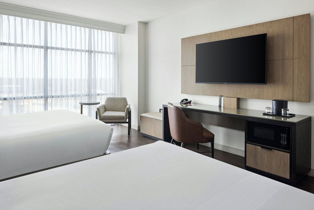 Room, 2 Queen Beds (Mobility/Hearing Access, Roll-In Shwr)