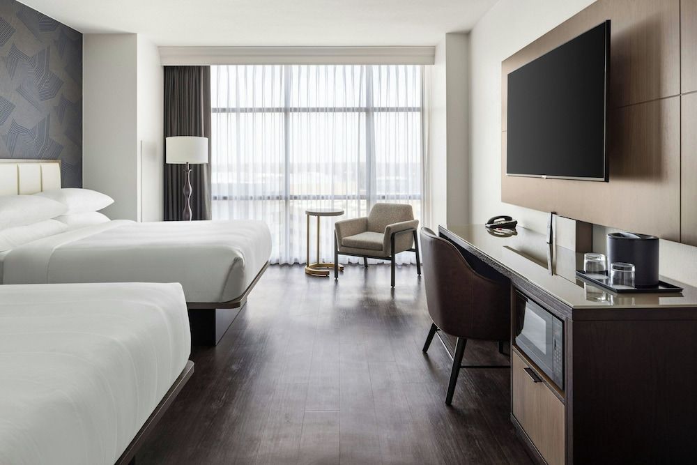 Room, 2 Queen Beds (Mobility/Hearing Access, Roll-In Shwr)
