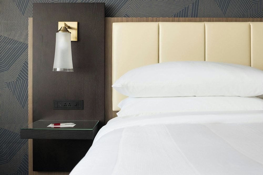 Club Room, 1 King Bed with Sofa bed