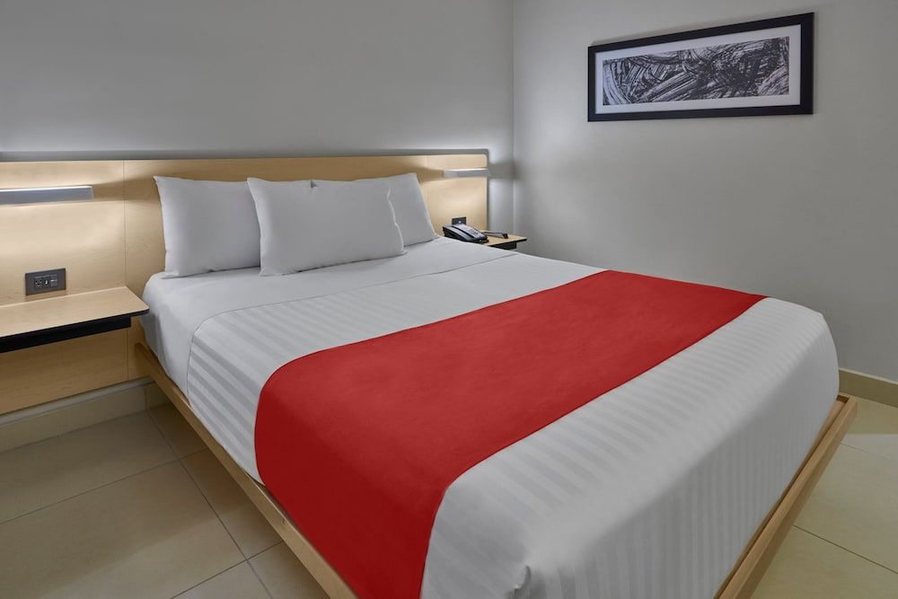 City Express by Marriott Los Mochis Room, 1 Queen Bed 3