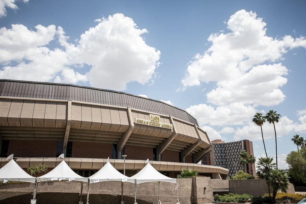 undefined Holiday Inn Hotel & Suites PHOENIX AIRPORT by IHG 10