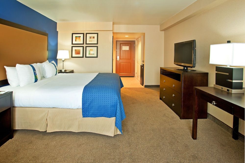 Holiday Inn Hotel & Suites PHOENIX AIRPORT by IHG Standard Room