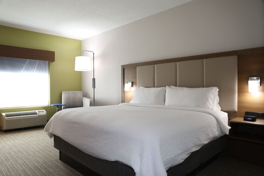 Standard Room, 1 King Bed