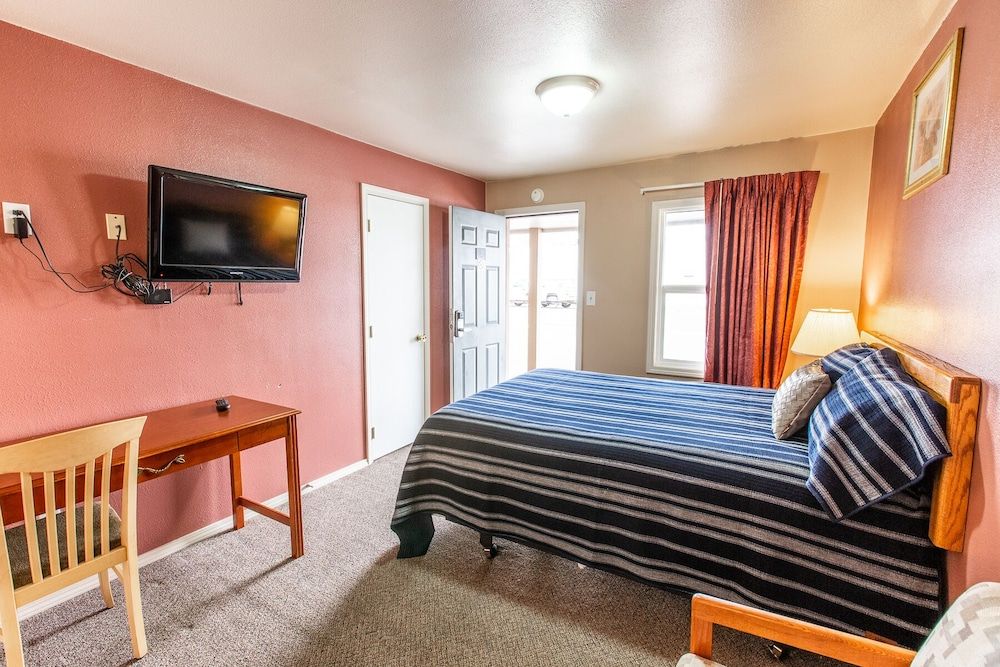 Autzen Inn Single Room, 1 Queen Bed, Non Smoking 8