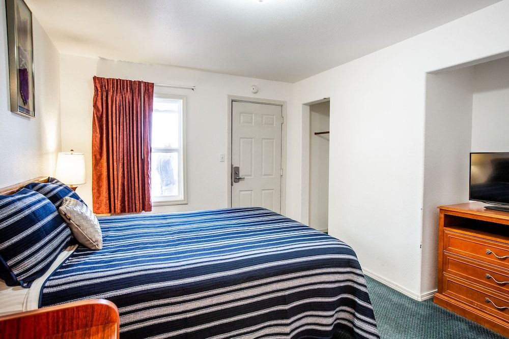 Autzen Inn Single Room, 1 Queen Bed, Non Smoking 13