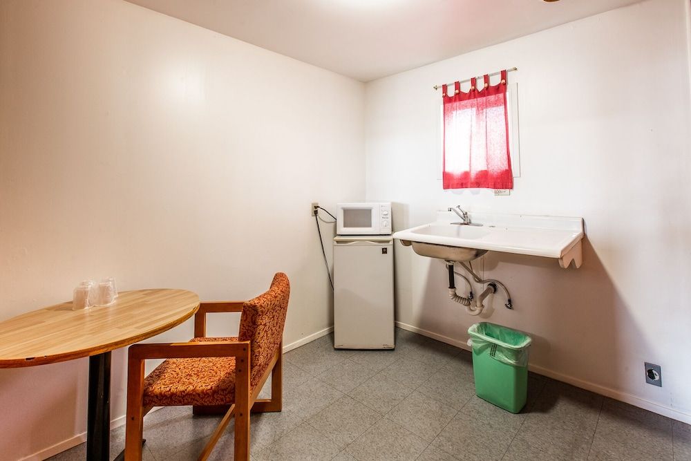 Autzen Inn Room, 2 Double Beds, Non Smoking 7