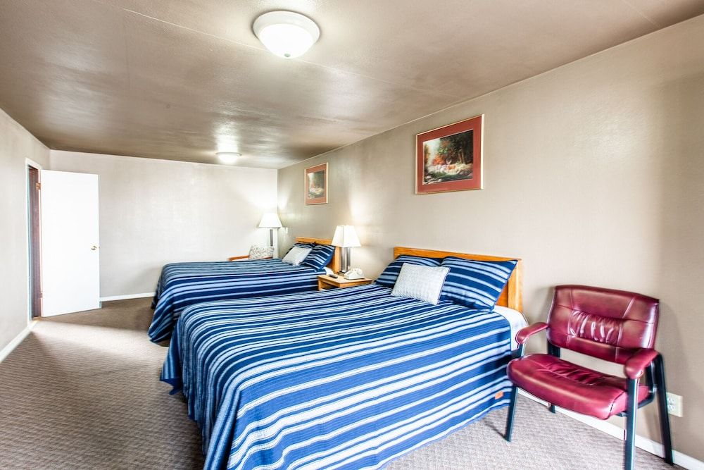 Autzen Inn Room, 2 Double Beds, Non Smoking 5