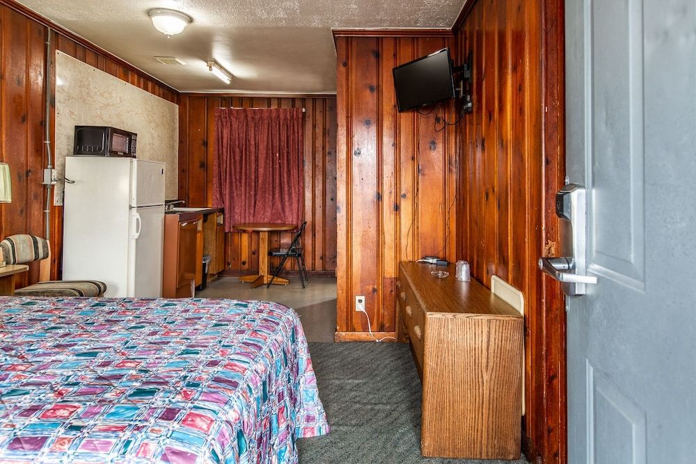 Autzen Inn Single Room, 1 Double Bed, Smoking 3