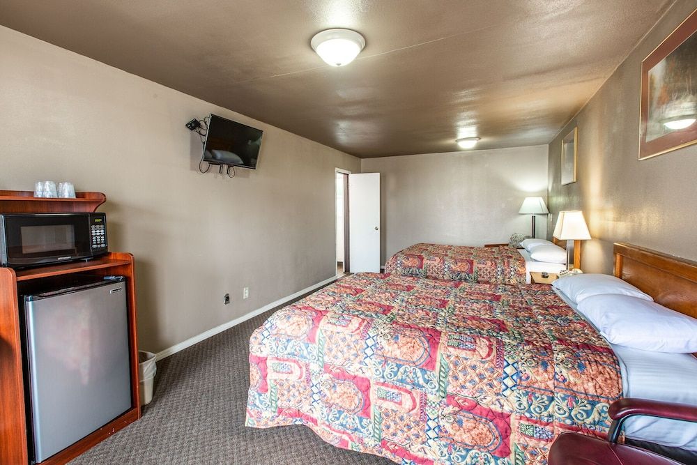 Autzen Inn Room, 2 Double Beds, Non Smoking 2