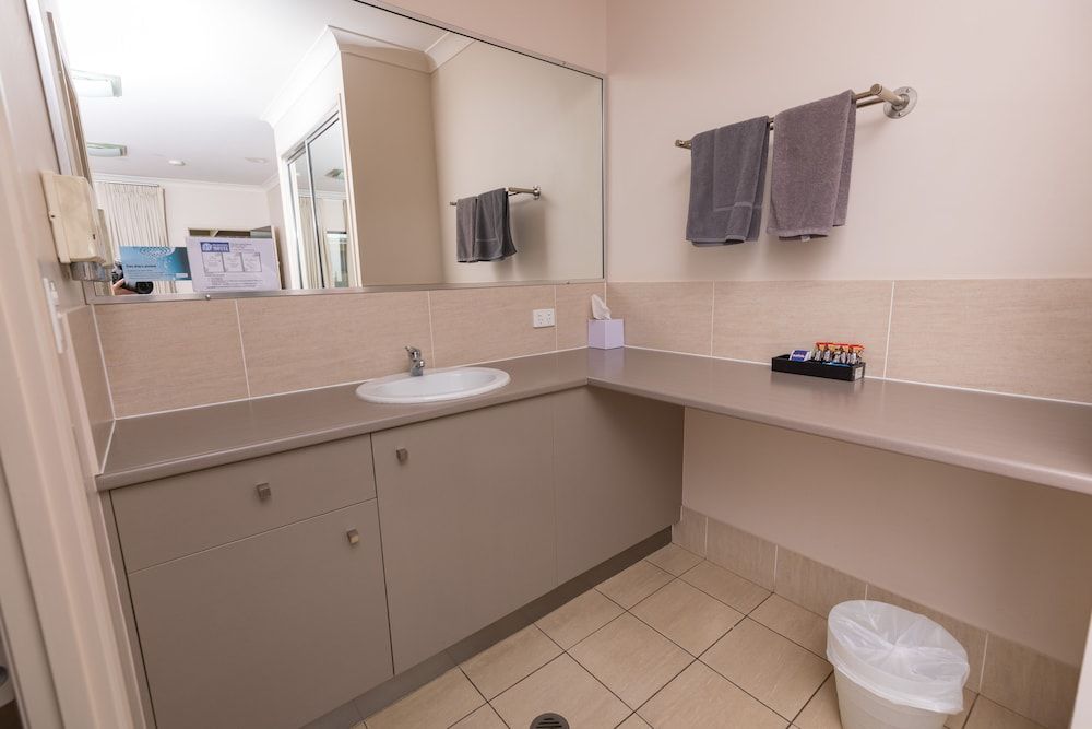 Highfields Motel Toowoomba Queen + Single Room 5
