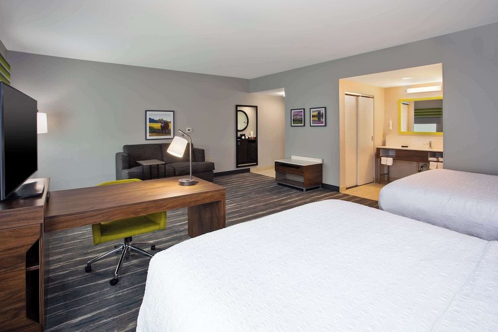 Studio, 2 Queen Beds, Accessible, Bathtub (Mobility/Hearing)