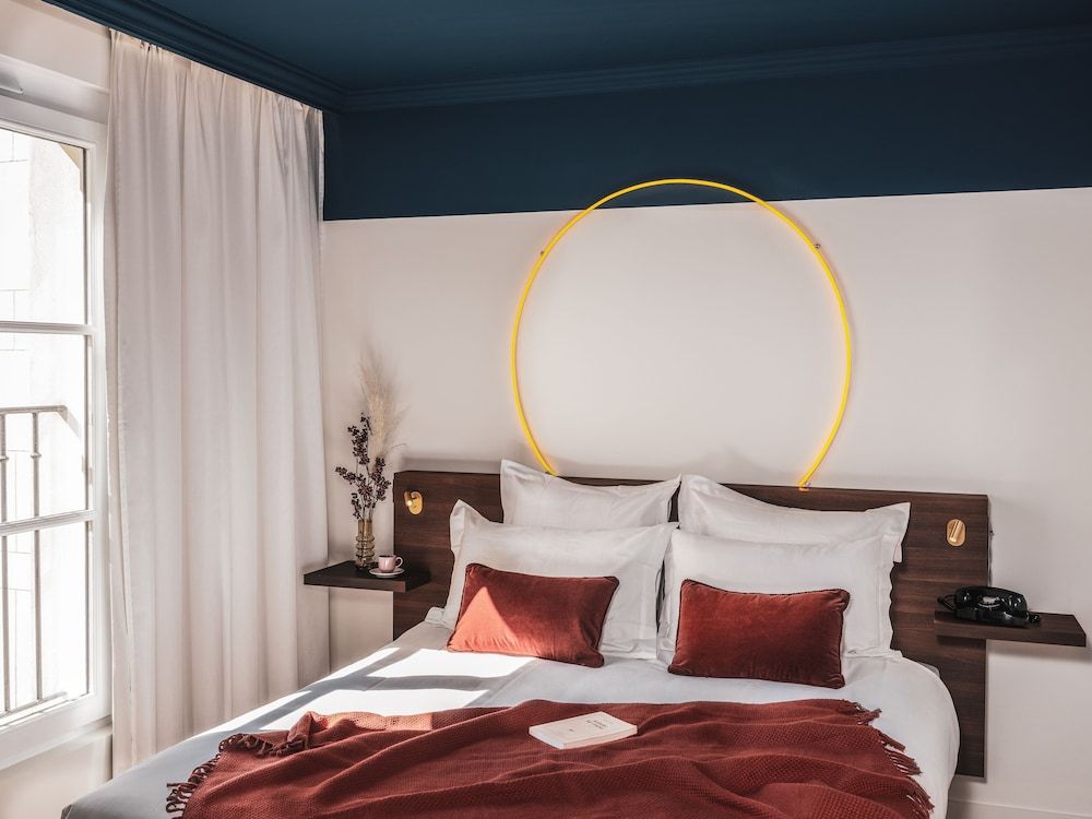 undefined Seven Hotel Paris 2