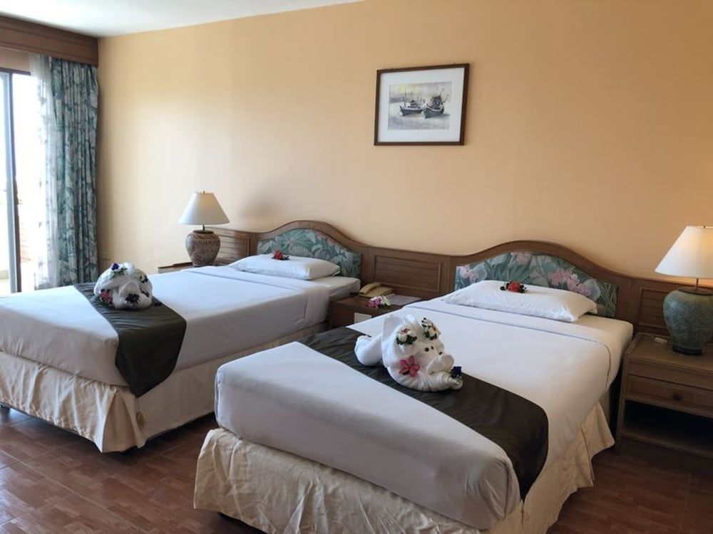 Aloha Resort Superior Twin  Room 4