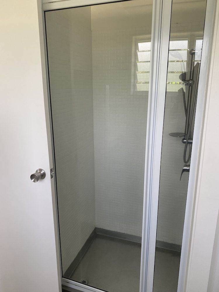 The Black Pearl Beach Side Apartments Garden View 3