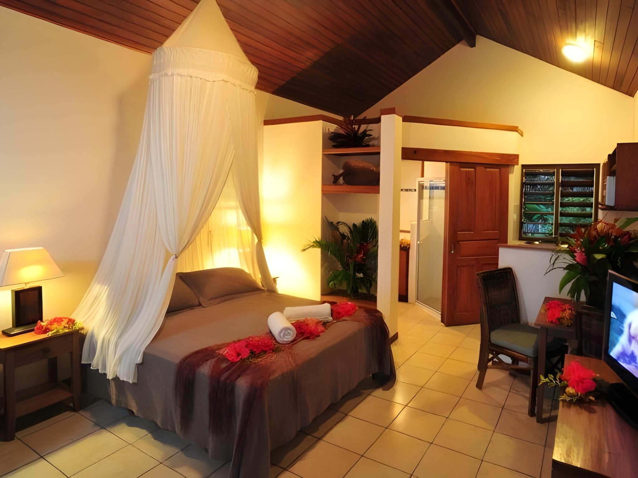 Poppys On The Lagoon Resort 3 Bedroom Beach Front 2