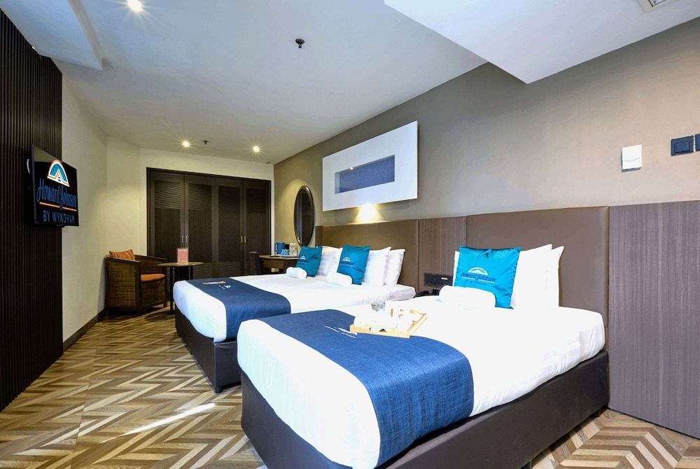 Deluxe Room, 1 King Bed with 1 Single Bed, Non Smoking