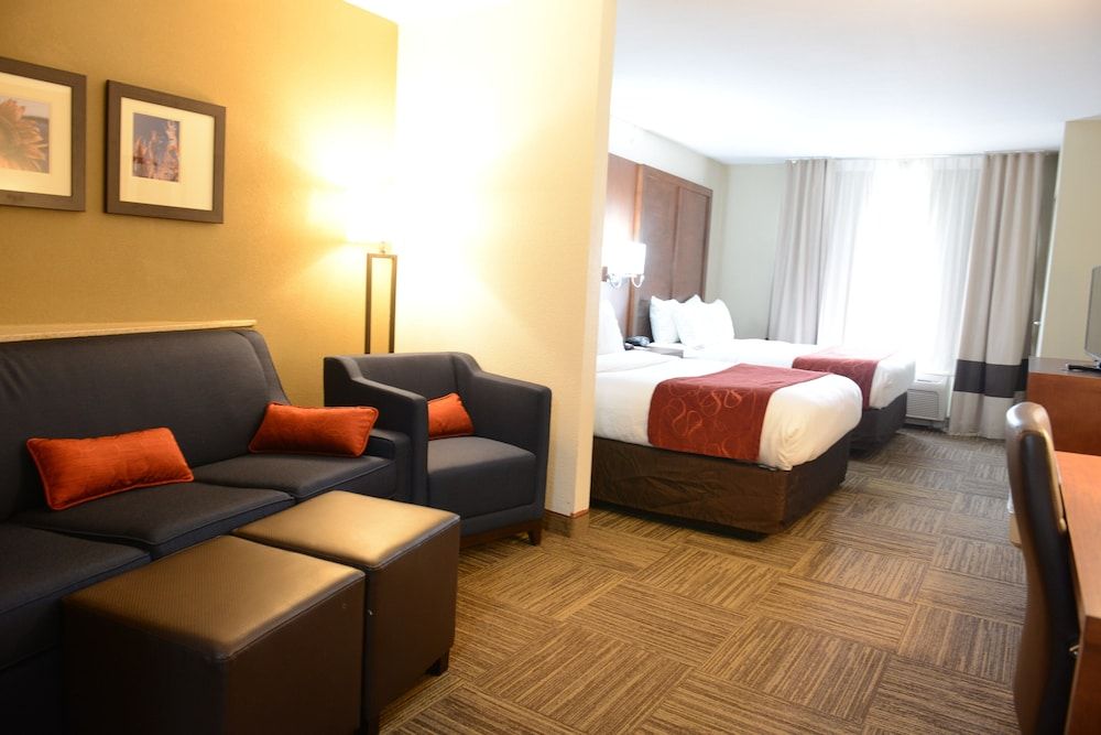 Suite, Multiple Beds, Non Smoking (Upgrade)