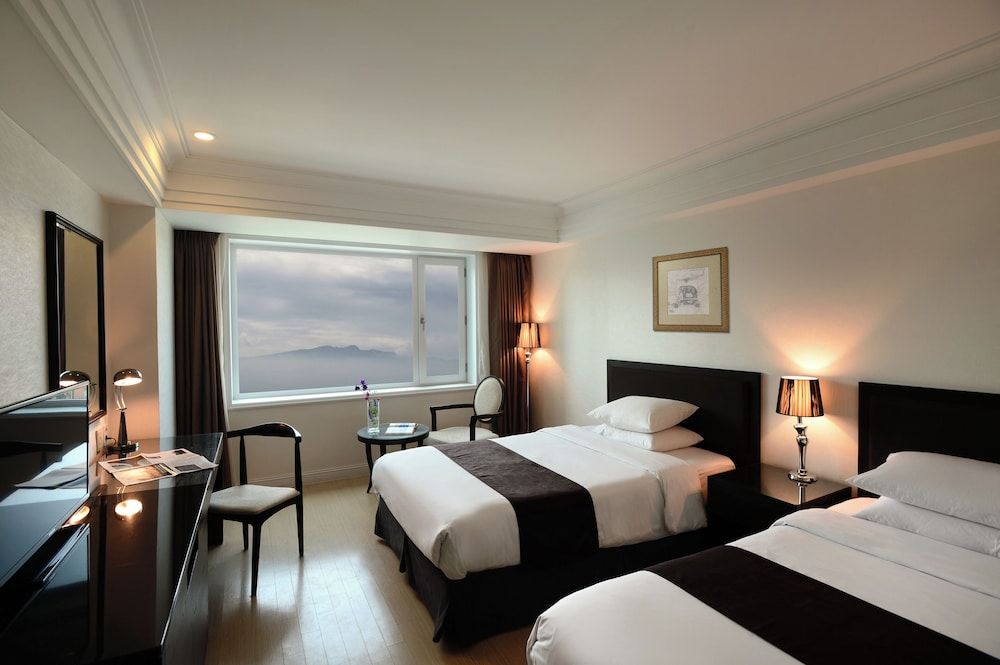 Jeju Oriental Hotel & Casino Standard Twin (1 Semi-double+1 Single or 2 Singles,random assigned to lower floor)