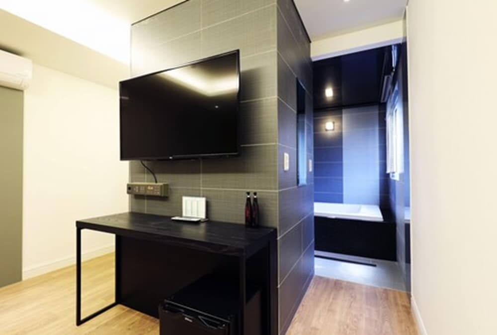 undefined Hotel Elleinn 2