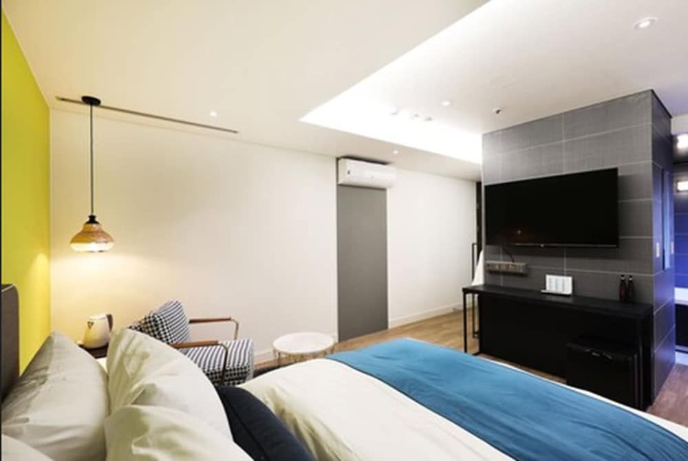 undefined Hotel Elleinn 3