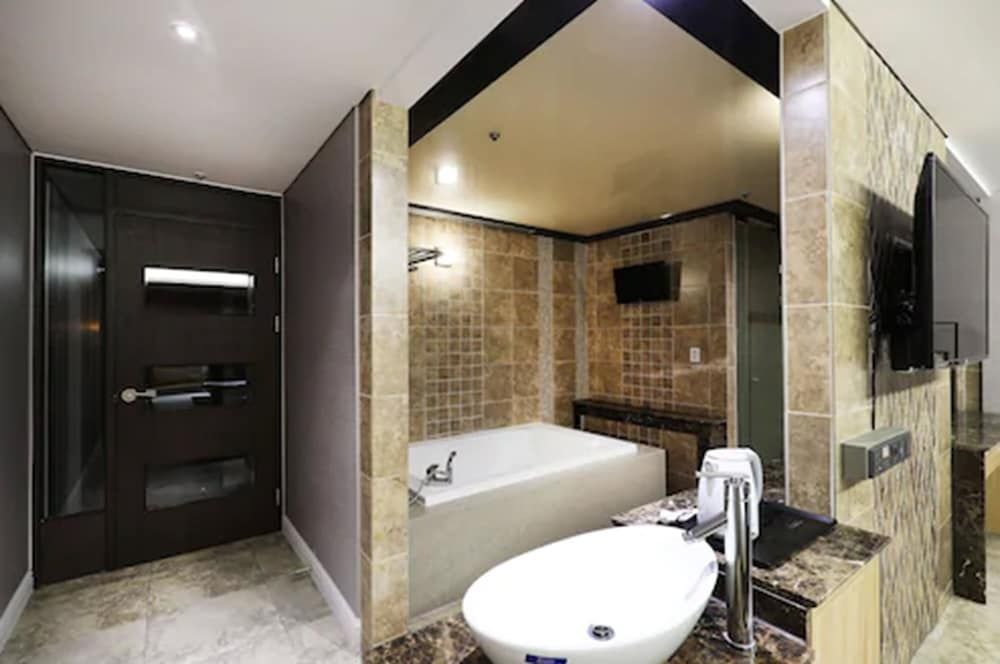 Hotel Elleinn Deluxe Twin Room