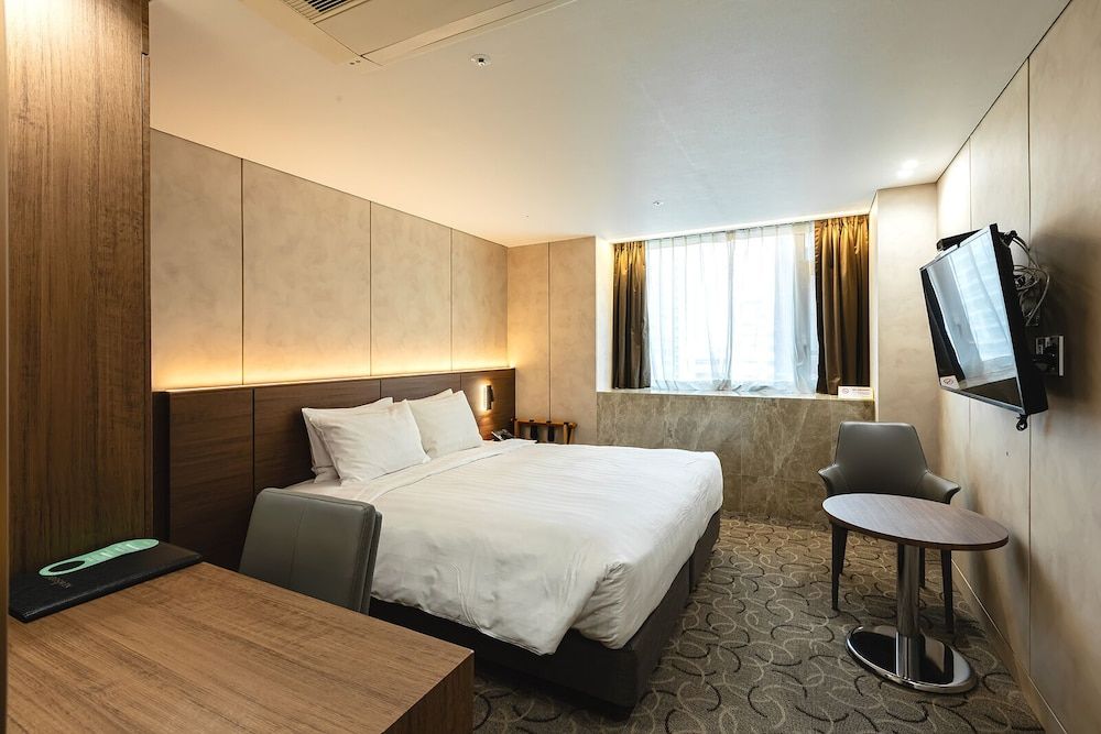 New Seoul Hotel Deluxe Double Room 3