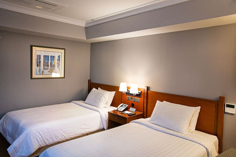 undefined Hotel Paragon 5