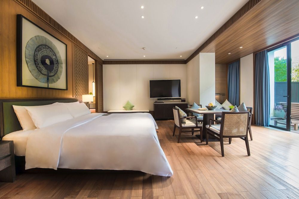 Premium Garden Pool Room, Guest Room, 1 King, Poolside View, Balcony, Private Pool