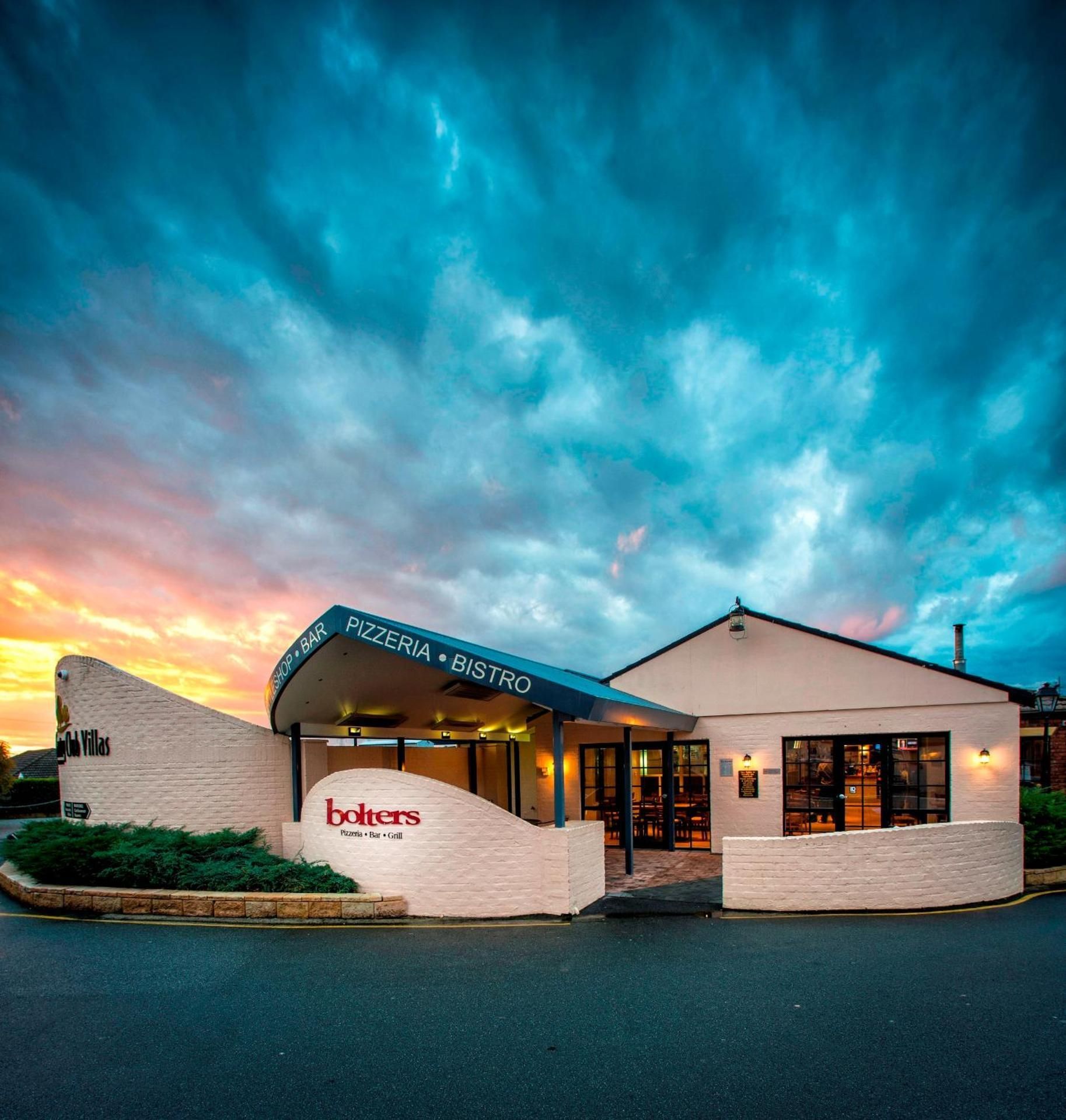 Country Club Villas Launceston