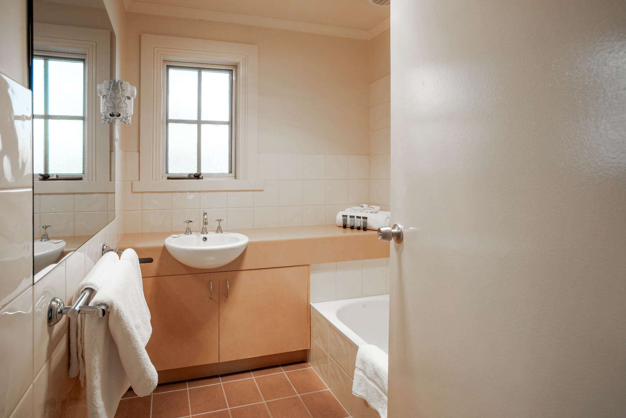 Country Club Villas Launceston 1 Bedroom Garden View