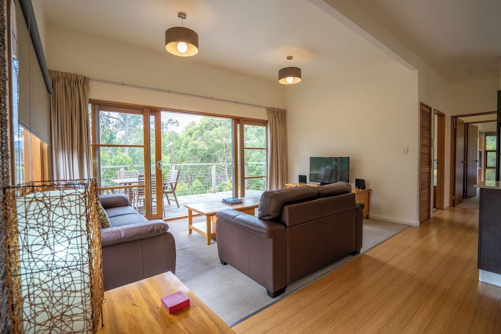 Stewarts Bay Lodge Chalet, 1 Bedroom, Garden View 5