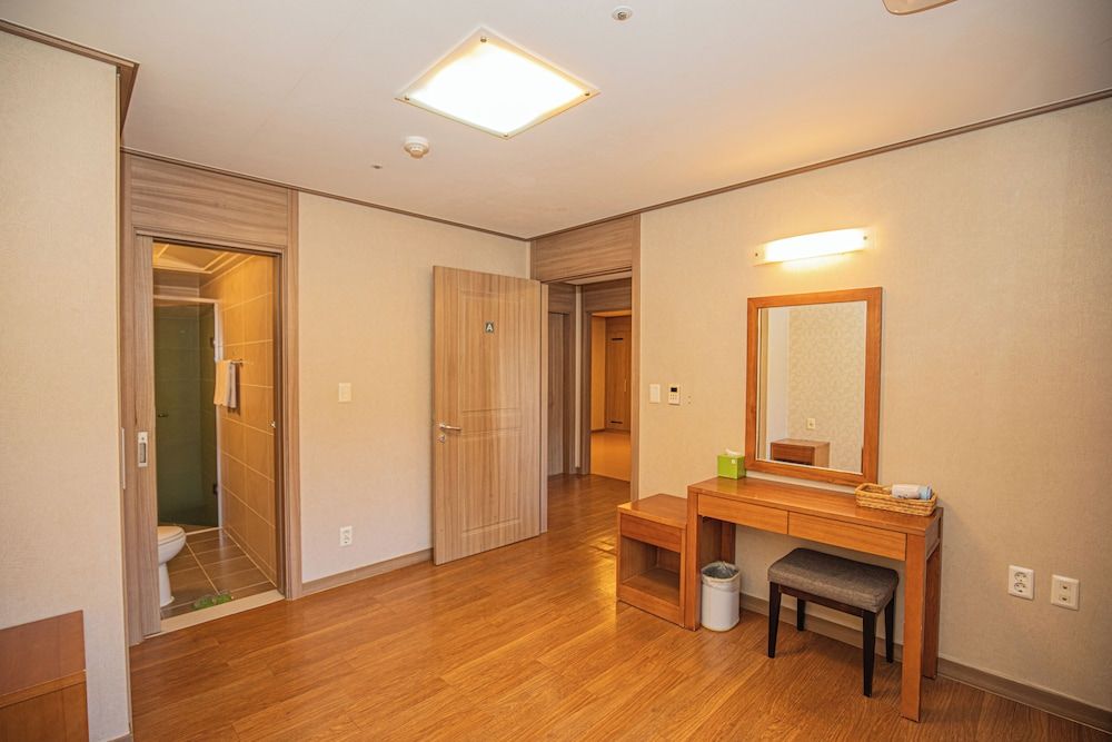 Holiday Inn Alpensia Pyeongchang Suites by IHG Suite, 2 Bedrooms (2 Ondol Beds) 2