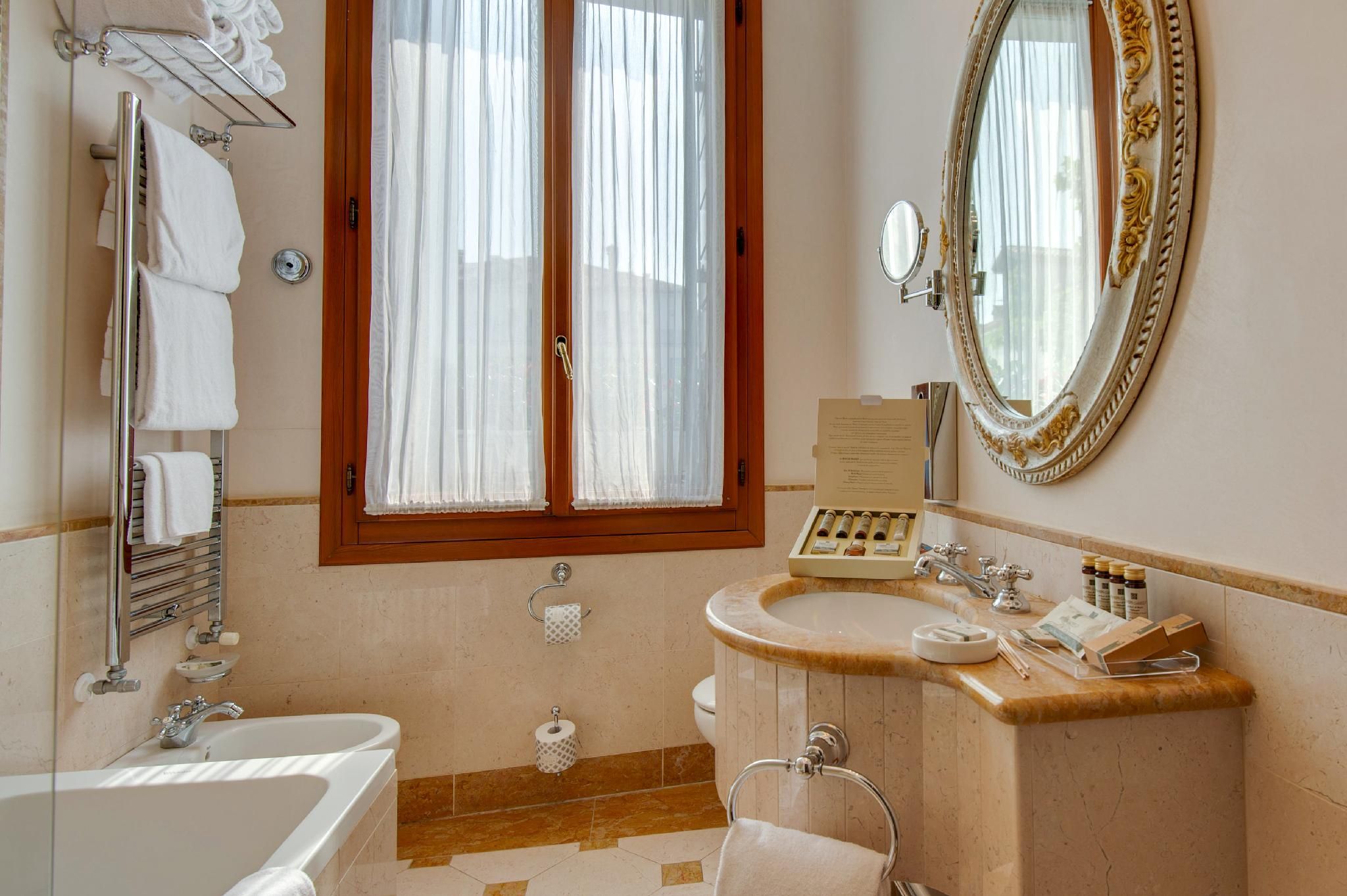 undefined Canal Grande Hotel 9