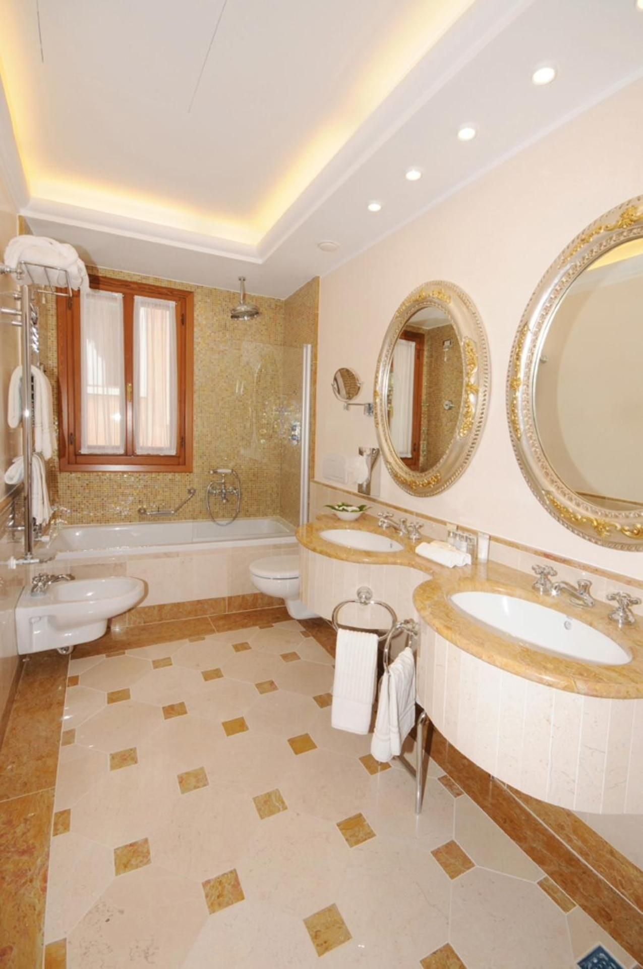 Prestige Double Room - Grand Canal View