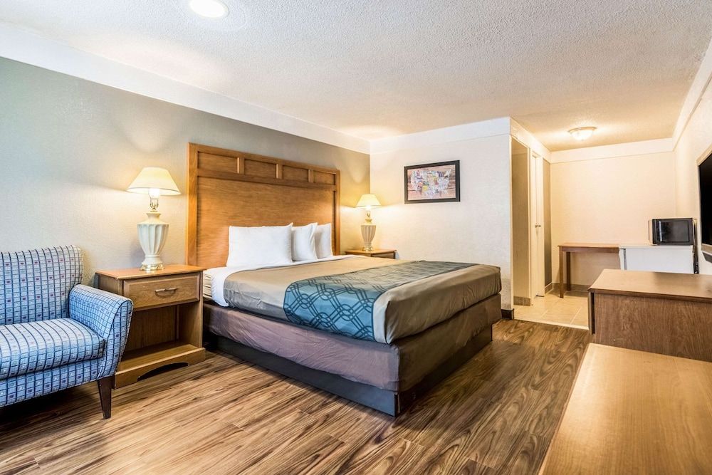 Standard Room, 1 King Bed, Non Smoking